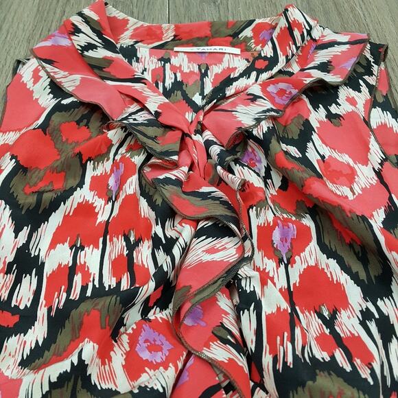 TAHARI Geometric Print sleeveless Blouse sz XS with ruffles - Picture 4 of 5